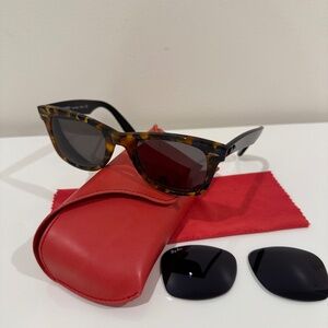 Ray-Ban Original Unisex Wayfarer Fleck Sunglasses